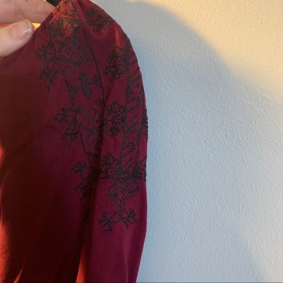 American Eagle Women’s Burgundy Peasant Top - Picture 5 of 13
